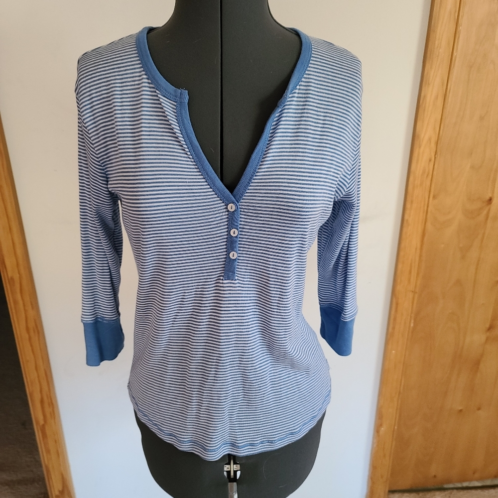 Striped 3/4 sleeve henley tee v-neck buttons